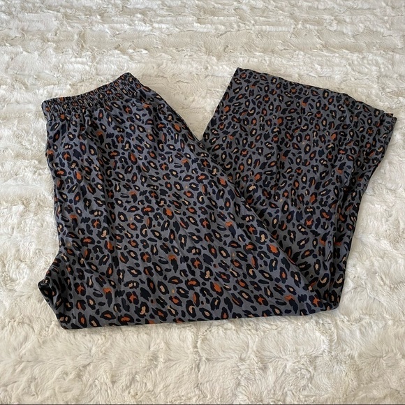 NWT Graceatworth The Drop Women's Gray Animal Print Pull On Pants Size Large - Picture 2 of 9